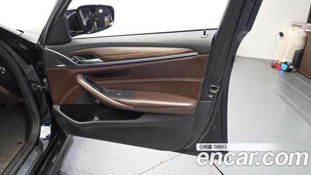 BMW 5 Series (G30) 520d xDrive M Sport Package Plus 2018 — фото 24