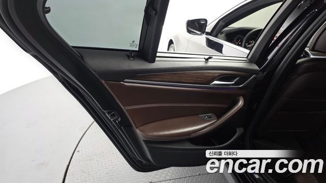 BMW 5 Series (G30) 520d xDrive M Sport Package Plus 2018 — фото 25
