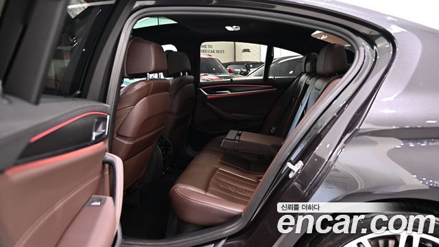 BMW 5 Series (G30) 523d xDrive M Sport 2023 — фото 18