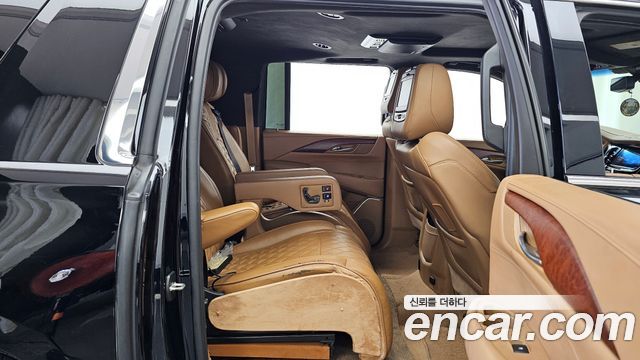 Cadillac Escalade 6.2 ESV 4th 2017 — фото 16