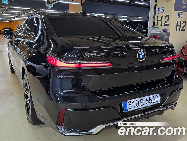 BMW 7 Series (G70) 740i xDrive M Sport Limited 2025 — фото 3
