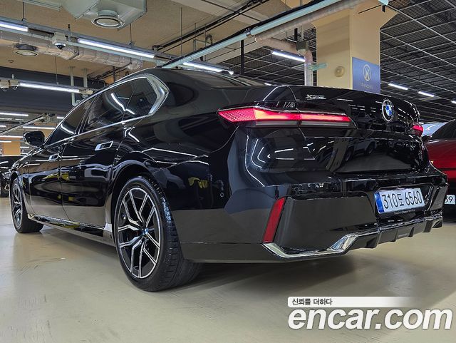 BMW 7 Series (G70) 740i xDrive M Sport Limited 2025 — фото 4