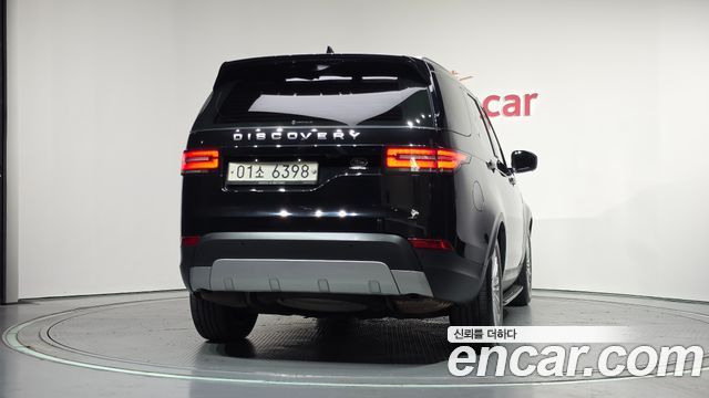 Land Rover Discovery 5 3.0 TD6 HSE Luxury 2017 — фото 4
