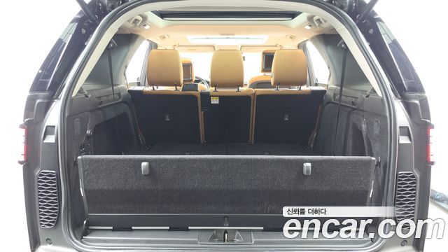 Land Rover Discovery 5 3.0 TD6 HSE Luxury 2017 — фото 24
