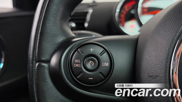 MINI Cooper Clubman Standard 2nd 2019 — фото 15
