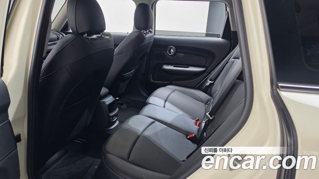 MINI Cooper Clubman Standard 2nd 2019 — фото 19