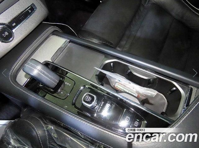 Volvo XC90 (II) T8 R-Design Hybrid 2021 — фото 16