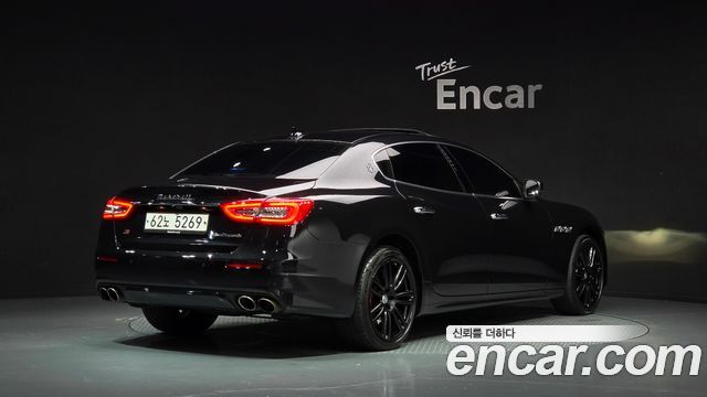 Maserati Quattroporte S Q4 3.0 V6 Granlusso 2017 — фото 2