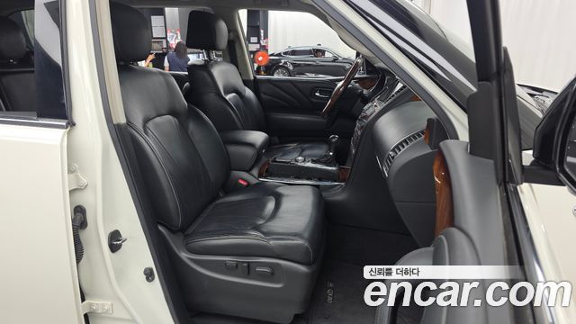 Infiniti QX80 5.6 AWD 2016 — фото 11