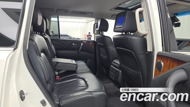 Infiniti QX80 5.6 AWD 2016 — фото 12