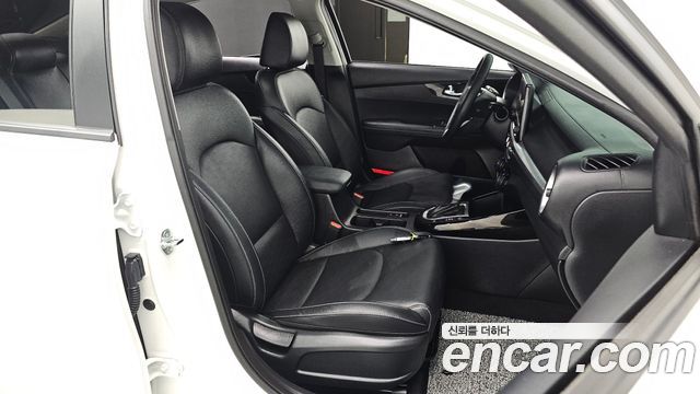 Kia K3 (II) 1.6 Prestige 2024 — фото 12