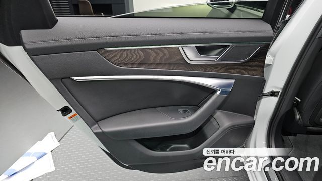 Audi A6 (C8) 45 TFSI Quattro Premium 2020 — фото 25