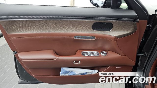 Genesis G90 (RS4) Gasoline 3.5 Turbo e-S/C AWD 2023 — фото 30