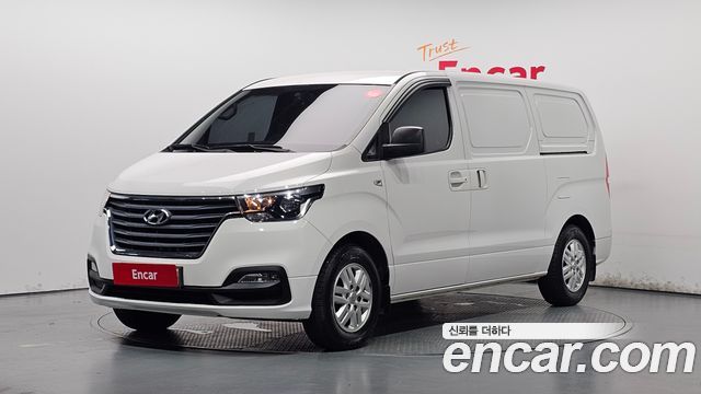 Hyundai Grand Starex Van 3-Seater Smart