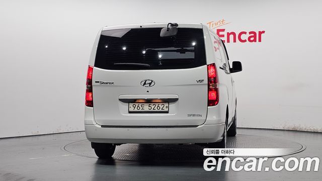 Hyundai Grand Starex Van 3-Seater Smart 2021 — фото 4