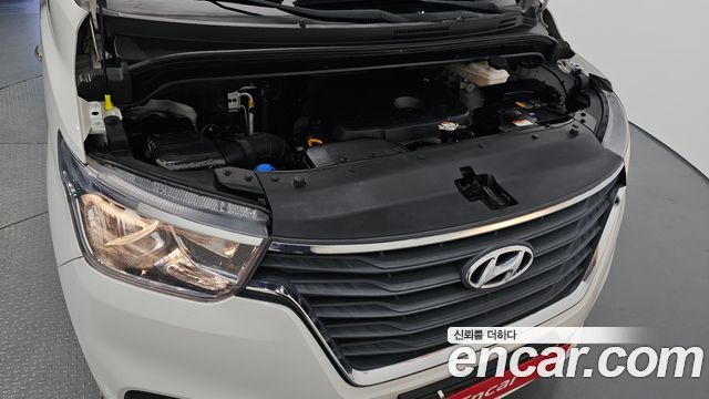 Hyundai Grand Starex Van 3-Seater Smart 2021 — фото 6