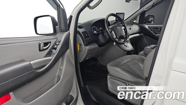 Hyundai Grand Starex Van 3-Seater Smart 2021 — фото 11