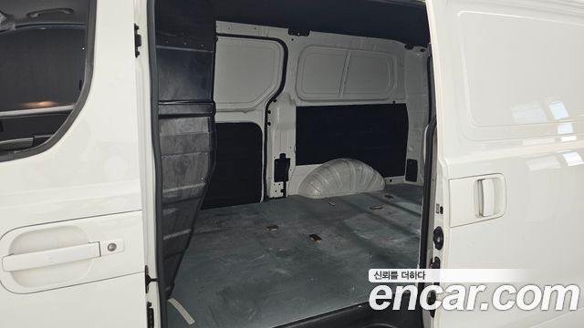 Hyundai Grand Starex Van 3-Seater Smart 2021 — фото 12