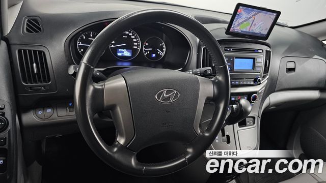 Hyundai Grand Starex Van 3-Seater Smart 2021 — фото 13
