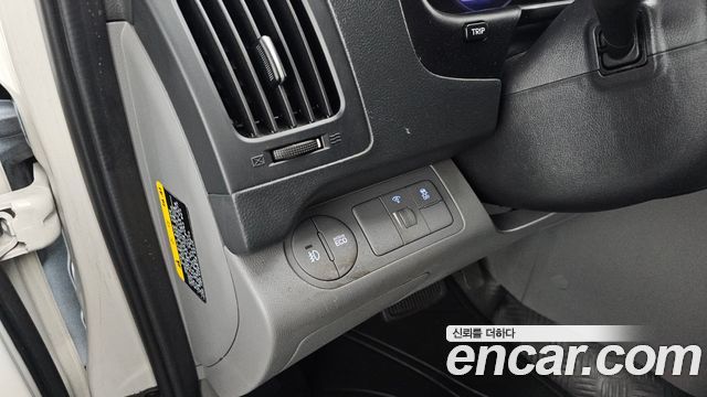 Hyundai Grand Starex Van 3-Seater Smart 2021 — фото 17
