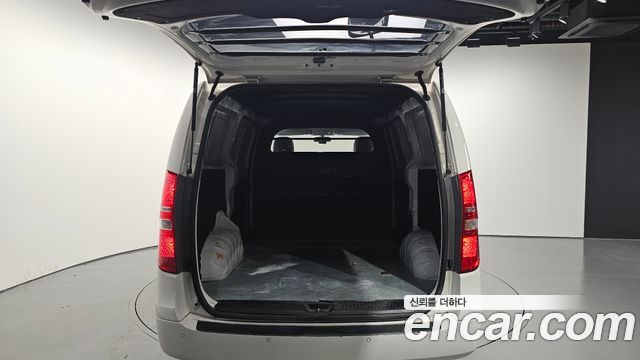 Hyundai Grand Starex Van 3-Seater Smart 2021 — фото 20