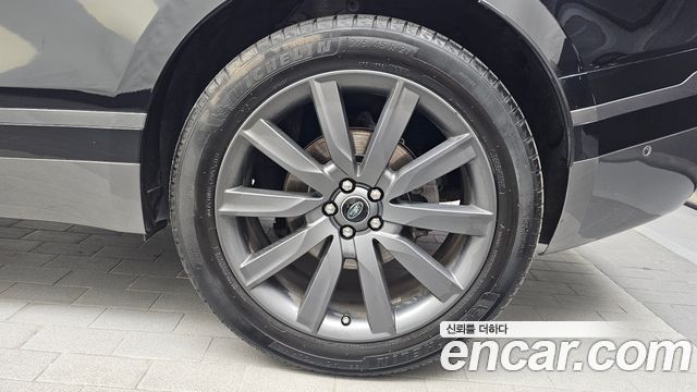 Land Rover Range Rover Velar 3.0 D300 R-Dynamic HSE 2019 — фото 5