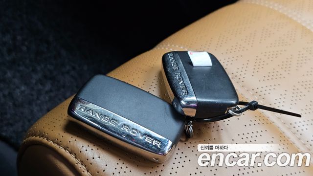 Land Rover Range Rover Velar 3.0 D300 R-Dynamic HSE 2019 — фото 42