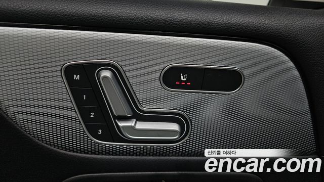 Mercedes-Benz GLB-Class (X247) GLB200 d 2021 — фото 31