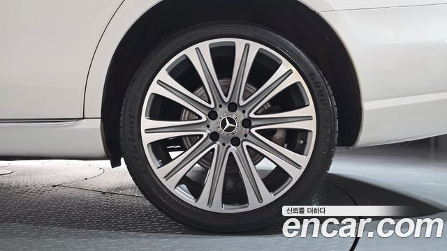 Mercedes-Benz E-Class (W213) E350 4MATIC Exclusive 2023 — фото 21