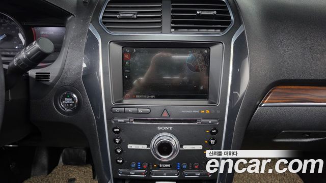 Ford Explorer 3.5 Limited 4WD 5th 2018 — фото 17