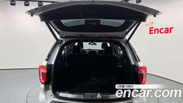 Ford Explorer 3.5 Limited 4WD 5th 2018 — фото 23