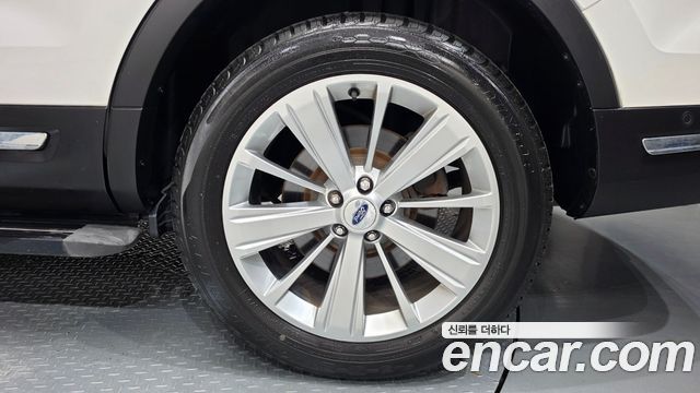 Ford Explorer 3.5 Limited 4WD 5th 2018 — фото 27