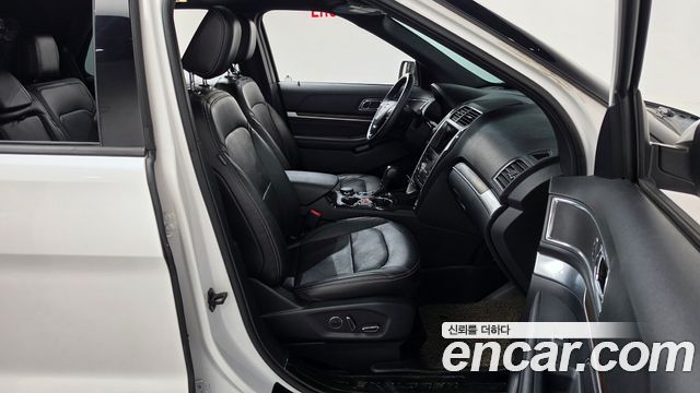 Ford Explorer 3.5 Limited 4WD 5th 2018 — фото 32