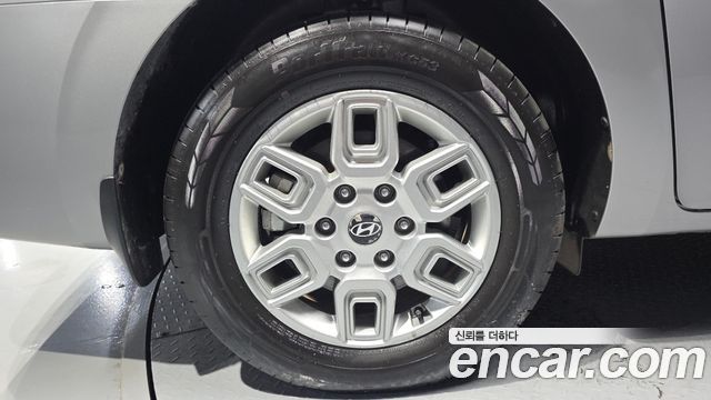 Hyundai Staria HEV 1.6 Tourer 11-Seater Modern 2025 — фото 5