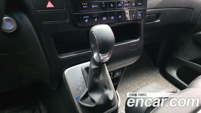 Hyundai Staria HEV 1.6 Tourer 11-Seater Modern 2025 — фото 9