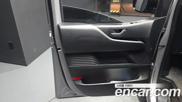 Hyundai Staria HEV 1.6 Tourer 11-Seater Modern 2025 — фото 24