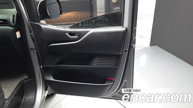 Hyundai Staria HEV 1.6 Tourer 11-Seater Modern 2025 — фото 25