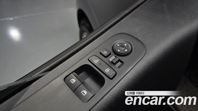 Hyundai Staria HEV 1.6 Tourer 11-Seater Modern 2025 — фото 29