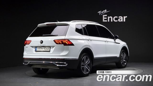 Volkswagen Tiguan Allspace 2.0 TSI Prestige 2023 — фото 2