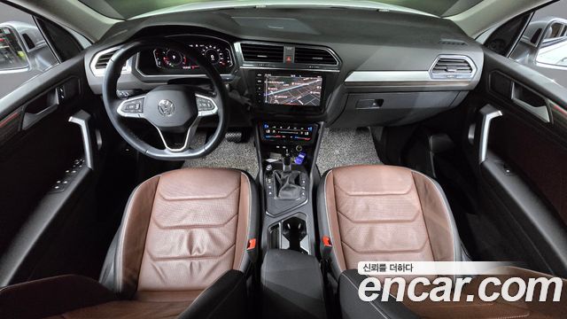 Volkswagen Tiguan Allspace 2.0 TSI Prestige 2023 — фото 7
