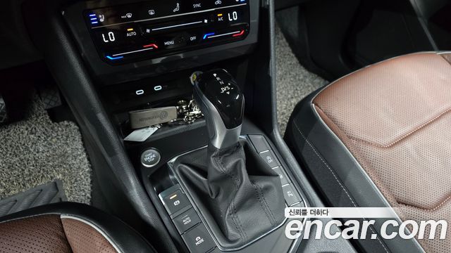 Volkswagen Tiguan Allspace 2.0 TSI Prestige 2023 — фото 9