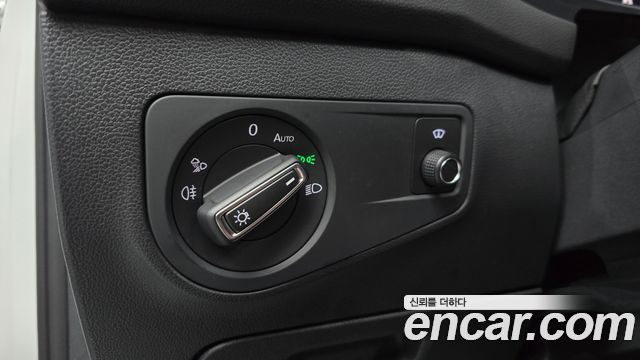 Volkswagen Tiguan Allspace 2.0 TSI Prestige 2023 — фото 14