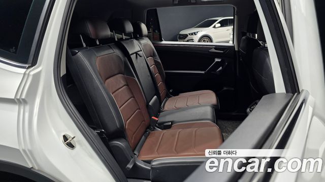 Volkswagen Tiguan Allspace 2.0 TSI Prestige 2023 — фото 26