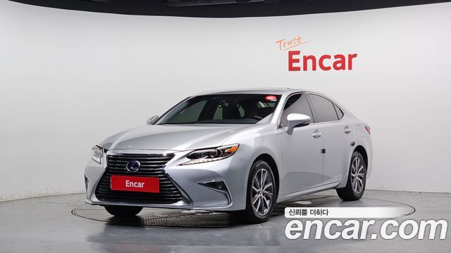 Lexus ES300h Supreme XV60