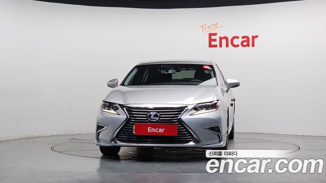 Lexus ES300h Supreme XV60 2016 — фото 3