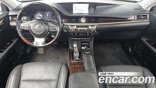 Lexus ES300h Supreme XV60 2016 — фото 7