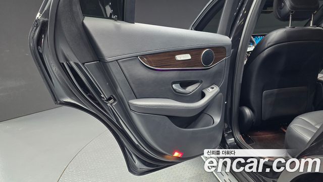 Mercedes-Benz GLC-Class (X253) GLC300 4MATIC 2020 — фото 25
