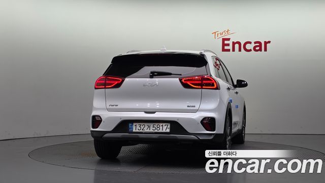 Kia Niro 1.6 HEV Signature 2022 — фото 4