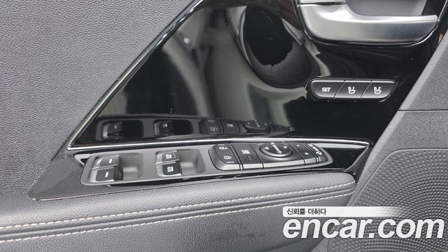 Kia Niro 1.6 HEV Signature 2022 — фото 12
