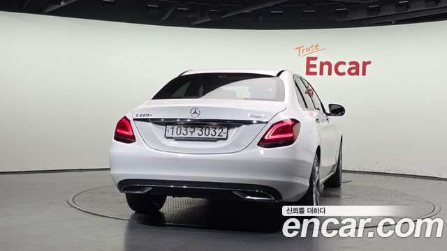 Mercedes-Benz C-Class (W205) C220 d 4MATIC 2020 — фото 4